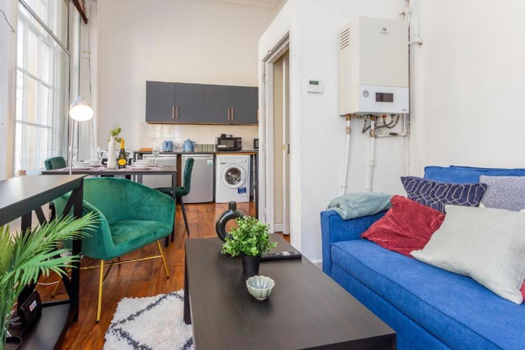 Newcastle'S Most Central Apartment - Sleeps 10 Экстерьер фото