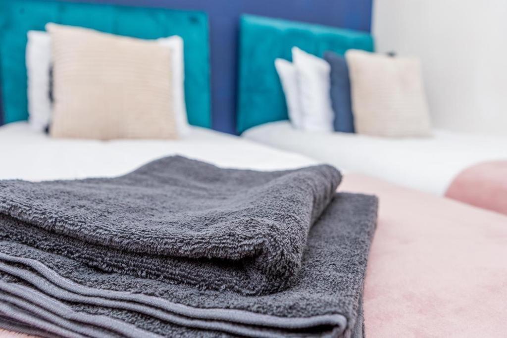 Newcastle'S Most Central Apartment - Sleeps 10 Экстерьер фото