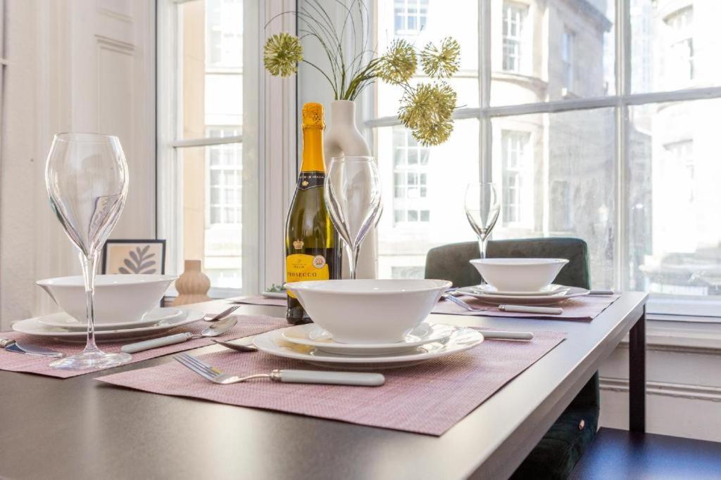 Newcastle'S Most Central Apartment - Sleeps 10 Экстерьер фото