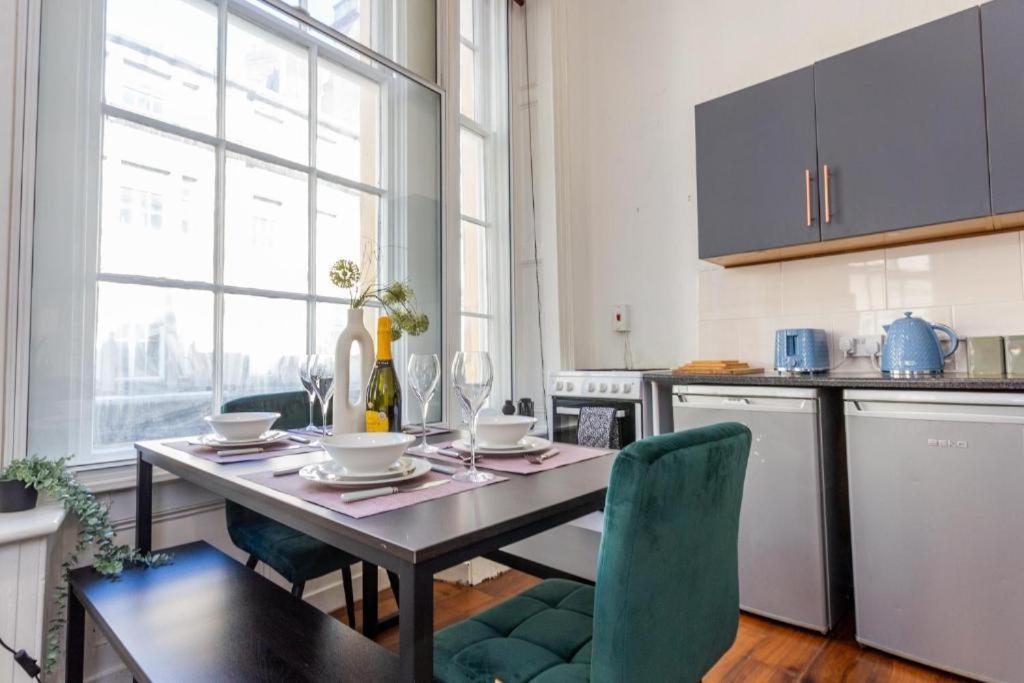 Newcastle'S Most Central Apartment - Sleeps 10 Экстерьер фото