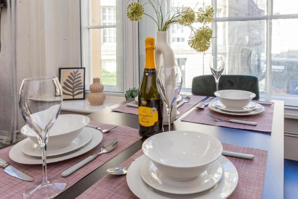 Newcastle'S Most Central Apartment - Sleeps 10 Экстерьер фото