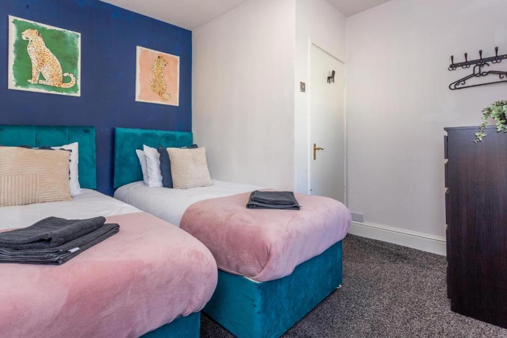 Newcastle'S Most Central Apartment - Sleeps 10 Экстерьер фото